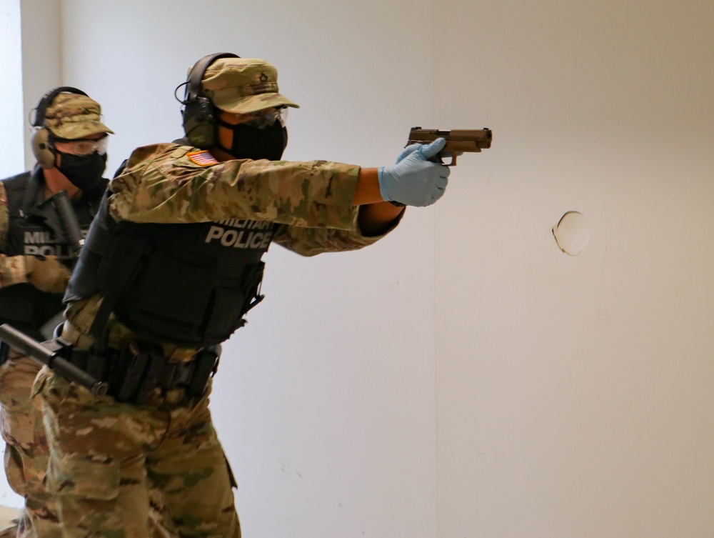 Maryland Army National Guard Soldier conducts active shooter training