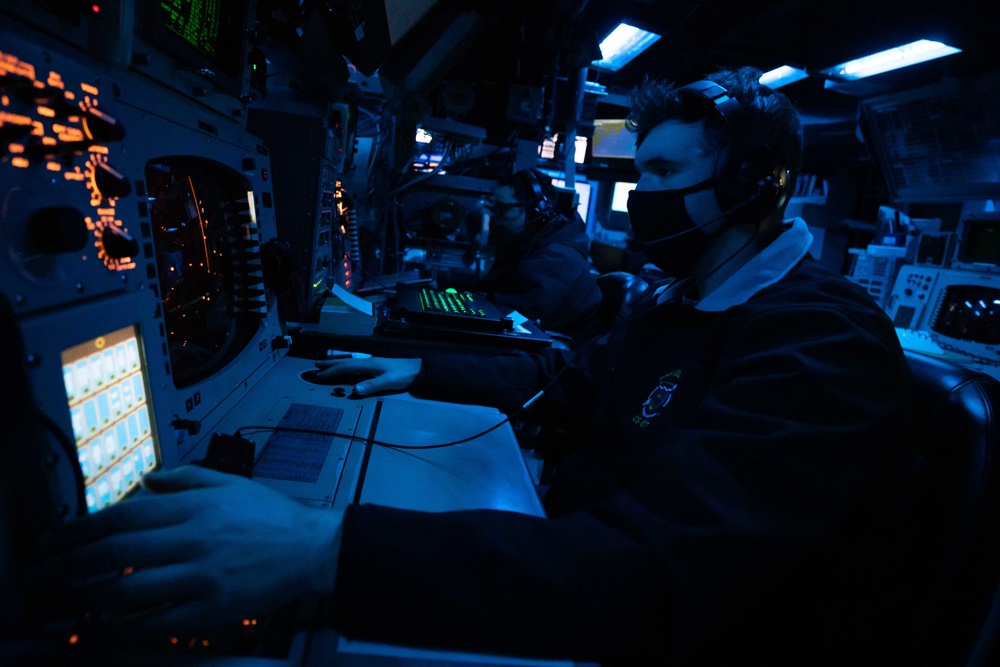 Sailor Operates a Radar Systems Controller During Keen Sword 21