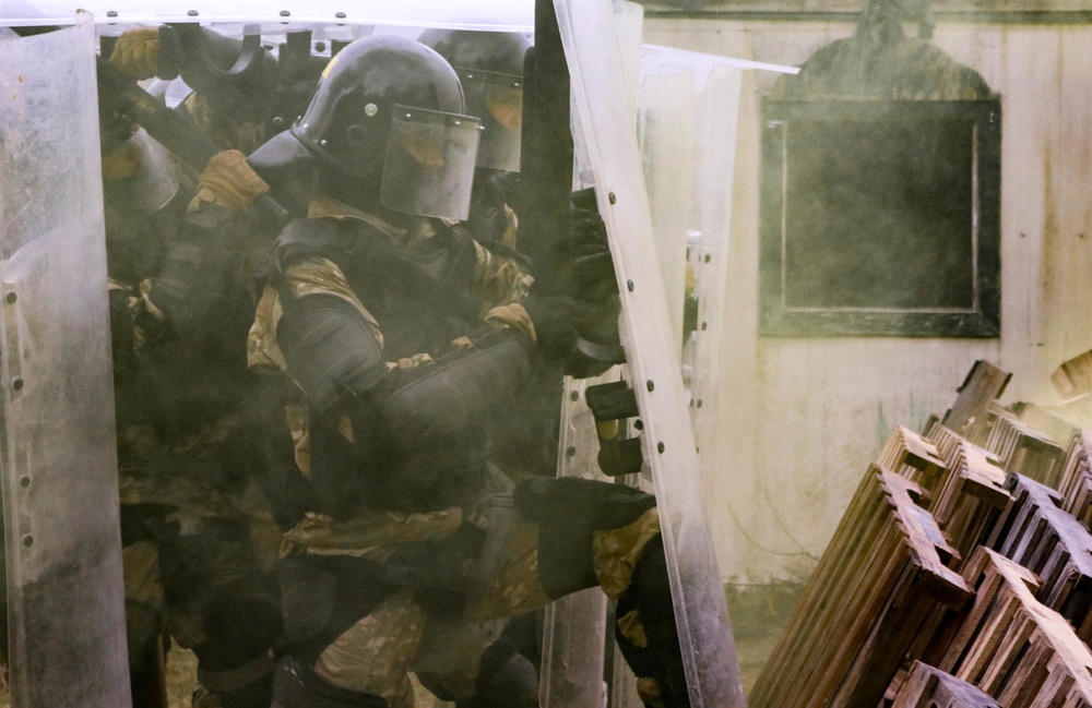 Iowa Soldier responds to realistic riot scenario at JMRC