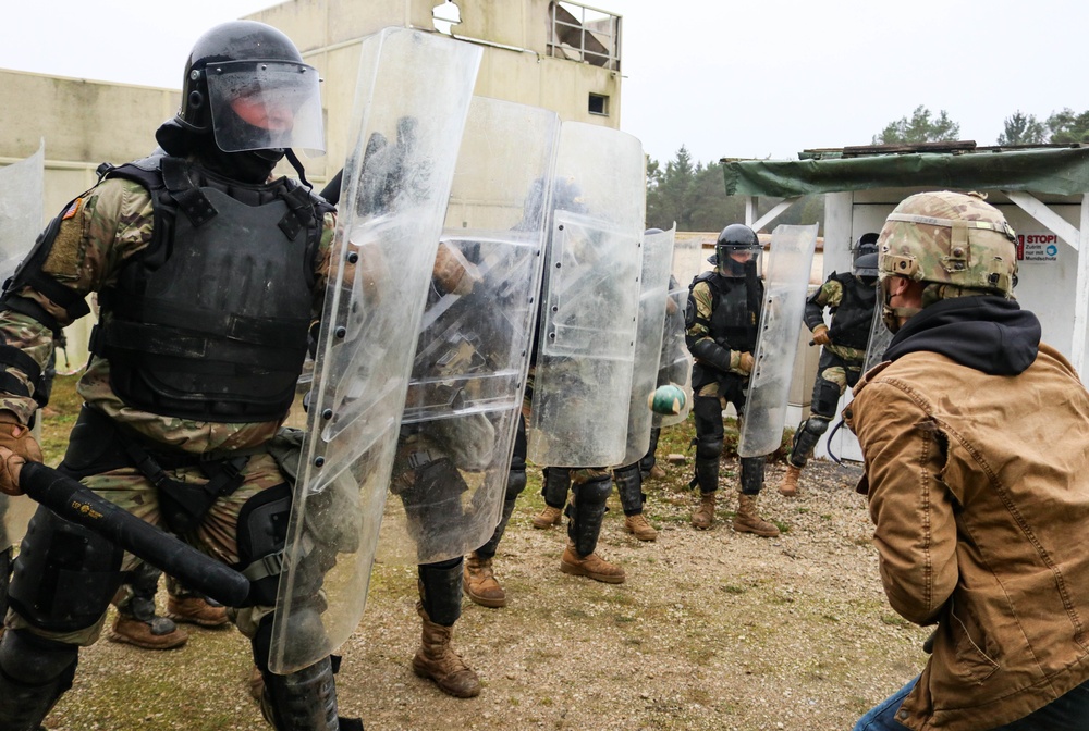 Iowa Soldiers respond to realistic riot scenario at JMRC