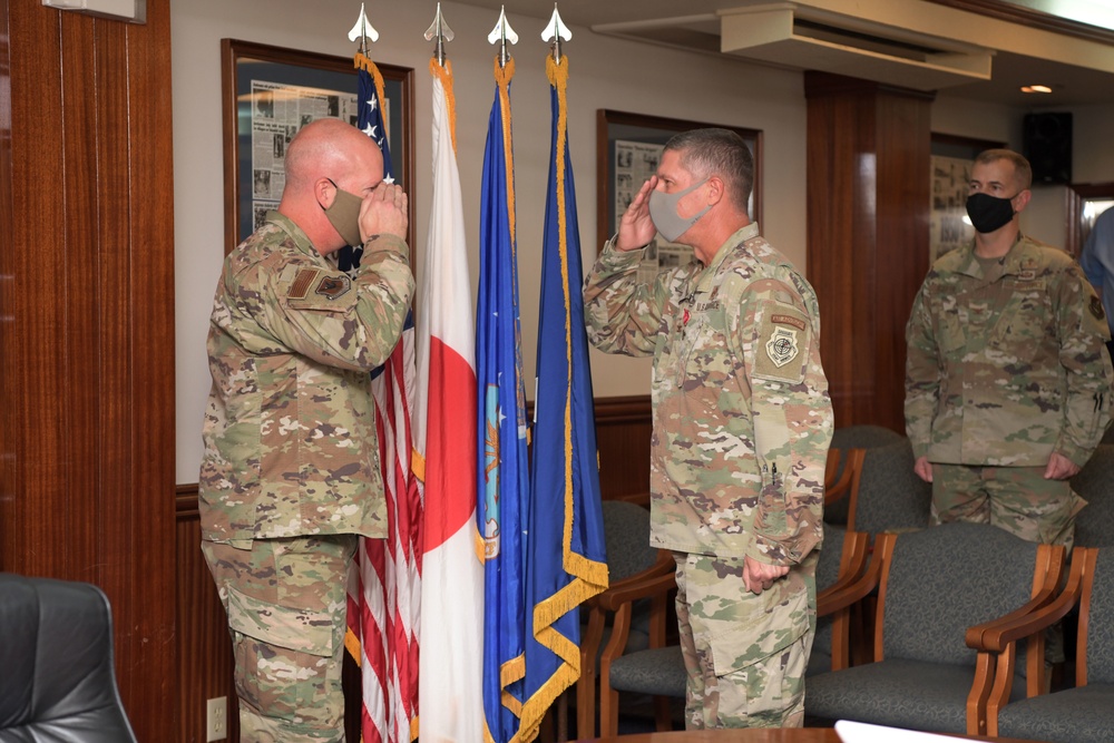 18 MXG Commander is Awarded Bronze Star