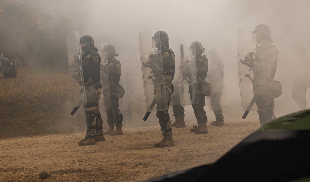 Iowa Soldiers respond to realistic riot scenario at JMRC