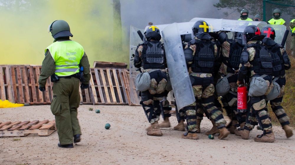 Iowa Soldiers respond to realistic riot scenario at JMRC