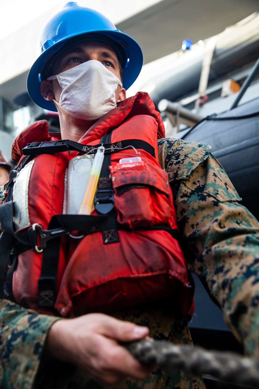 USS Somerset receives replenishment from USNS Guadalupe