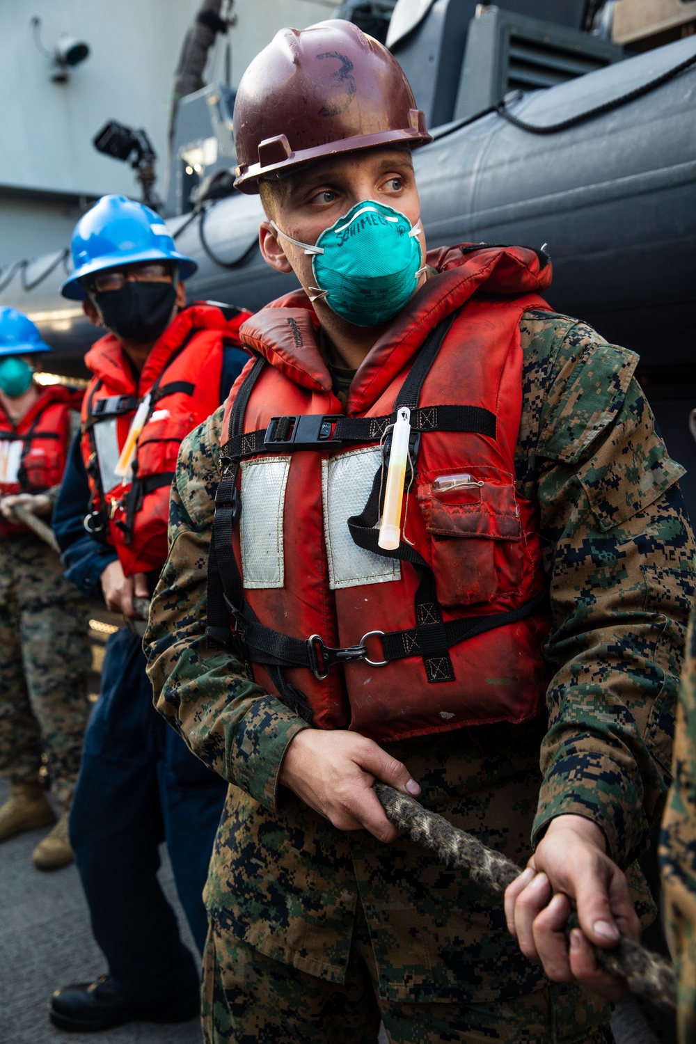 USS Somerset receives replenishment from USNS Guadalupe