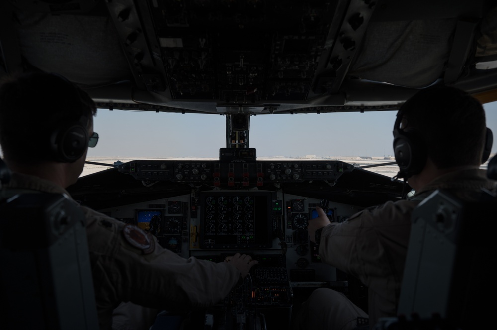 DVIDS - Images - KC-135 fuels training in the air in CENTCOM [Image 5 ...