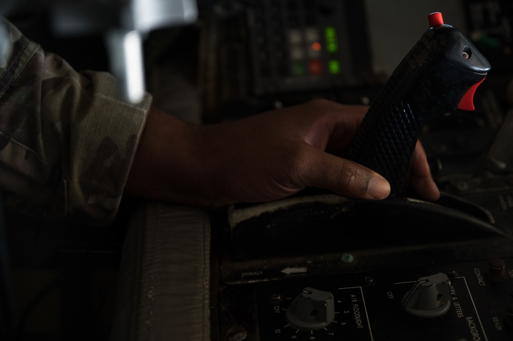 DVIDS - Images - KC-135 fuels training in the air in CENTCOM [Image 10 ...