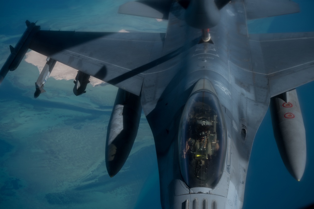 DVIDS - Images - KC-135 fuels training in the air in CENTCOM [Image 12 ...
