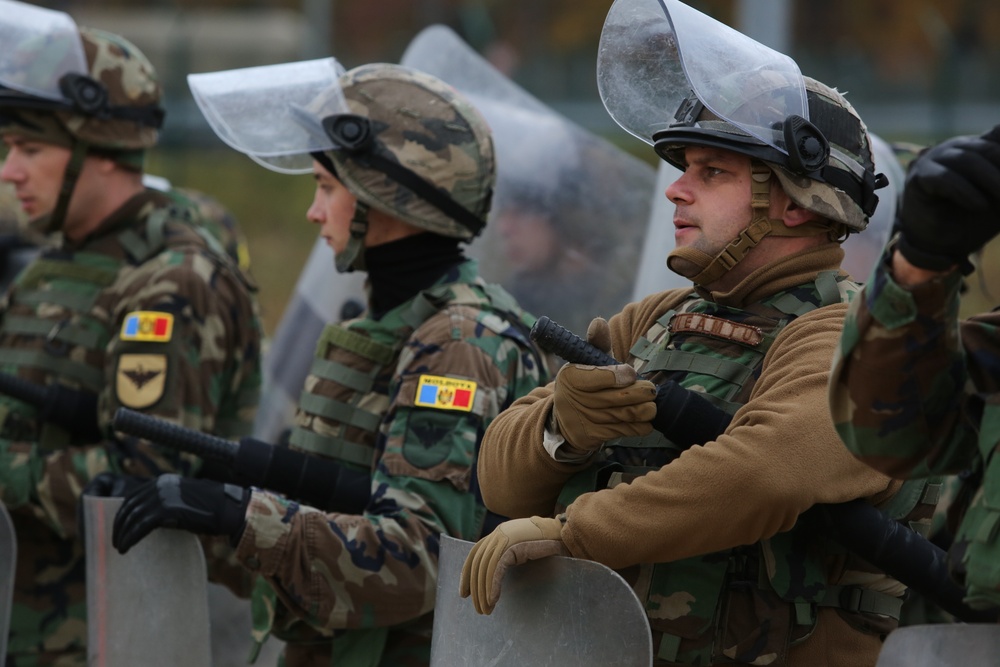 Moldovan Crown Riot Control Training