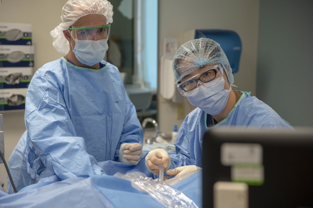 NMCSD’s ICU Conducts a Procedure