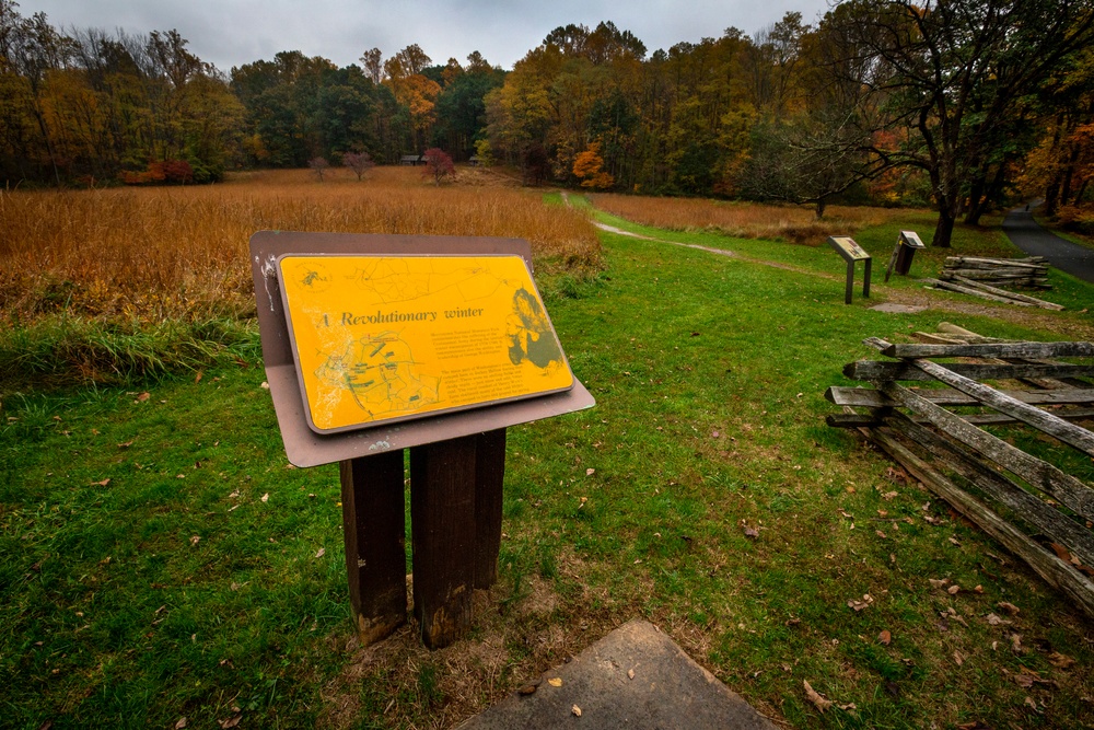 Revolutionary War soldier and officers’ huts