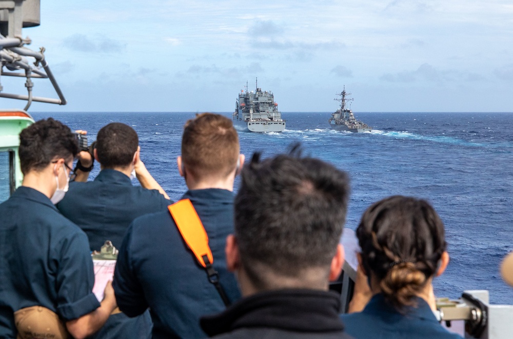 Sailors Track USNS Alan Shepard During RAS