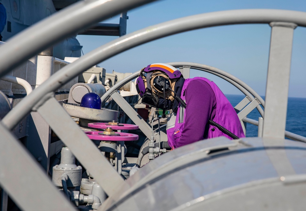 Makin Island Underway