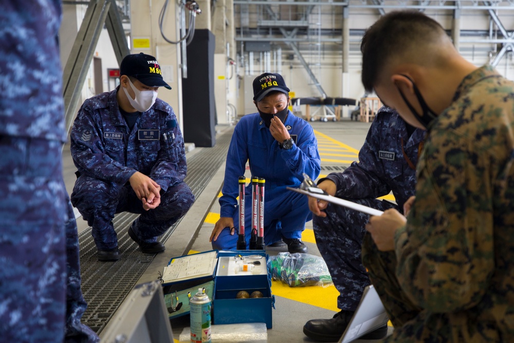 Keen Sword 2021: JMSDF and U.S. Marines Work Together