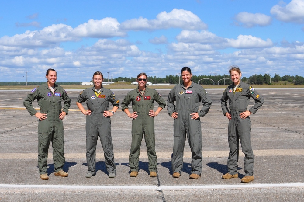 Female fighter pilots test modified ATAGS “G-suit”