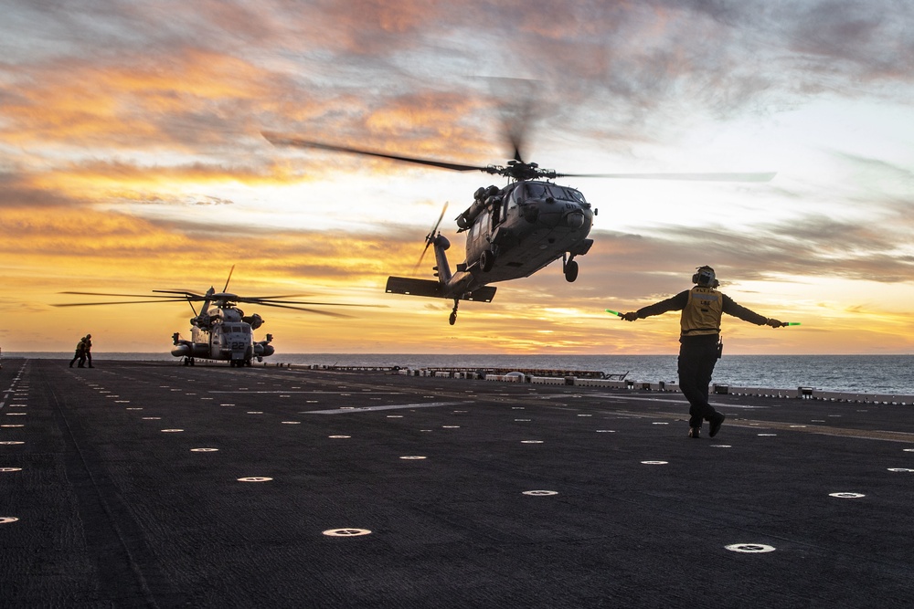 Iwo Jima ARG Conducts Training With 24th MEU Off the Coast of North Carolina
