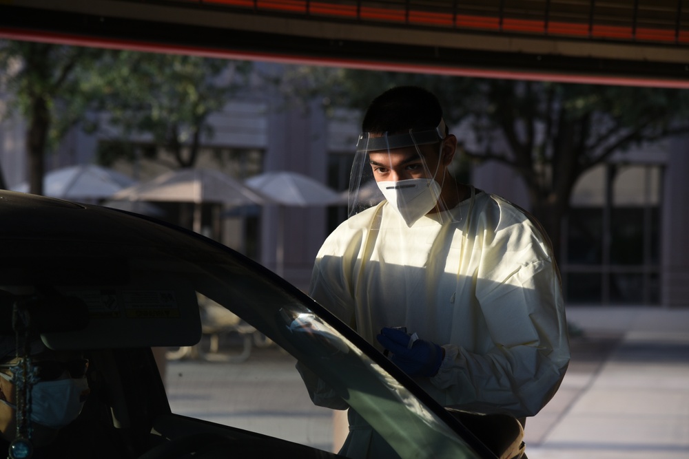 AZNG hosts COVID-19 test site for AZ State employees