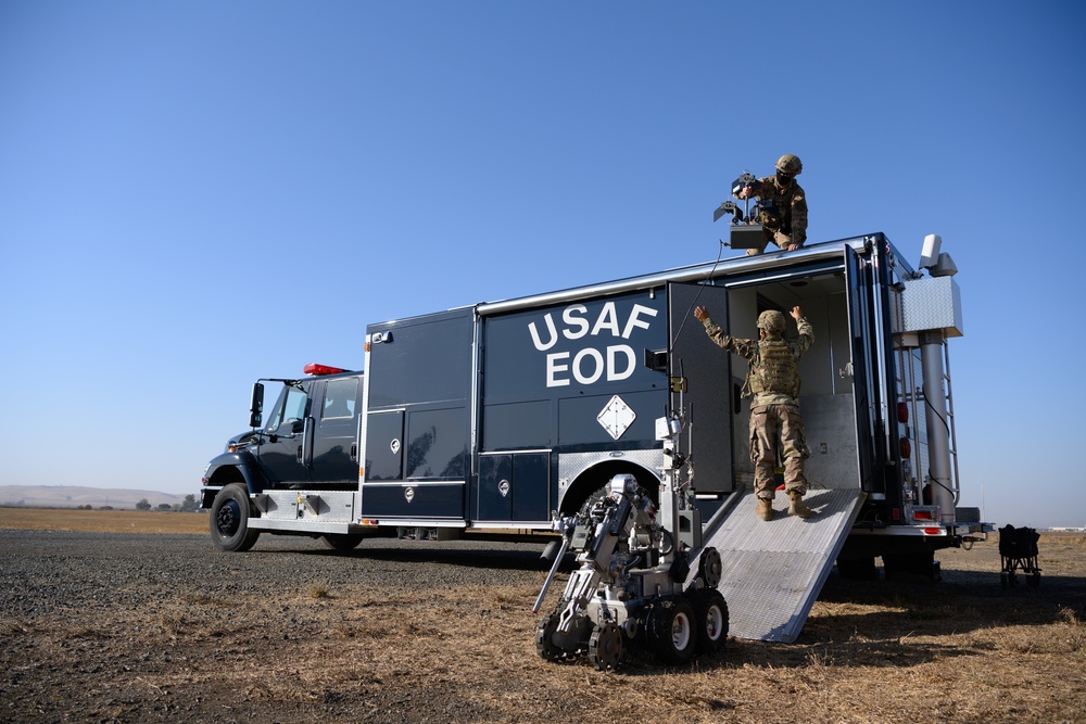 Travis EOD Airmen train advanced warfighting capabilities