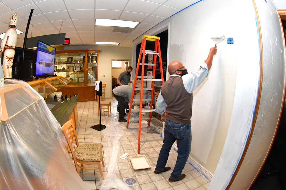 Volunteers work to ‘freshen up’ appearance of Hill’s dining facilities