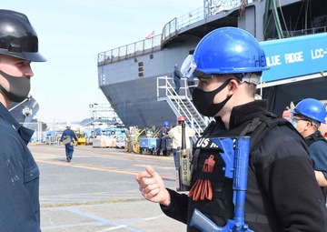Blue Ridge Sailors Conduct Anti-terrorism Training