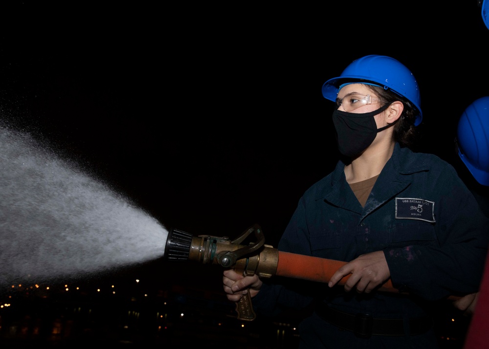 USS Bataan (LHD 5) Conducts Firefighting Training