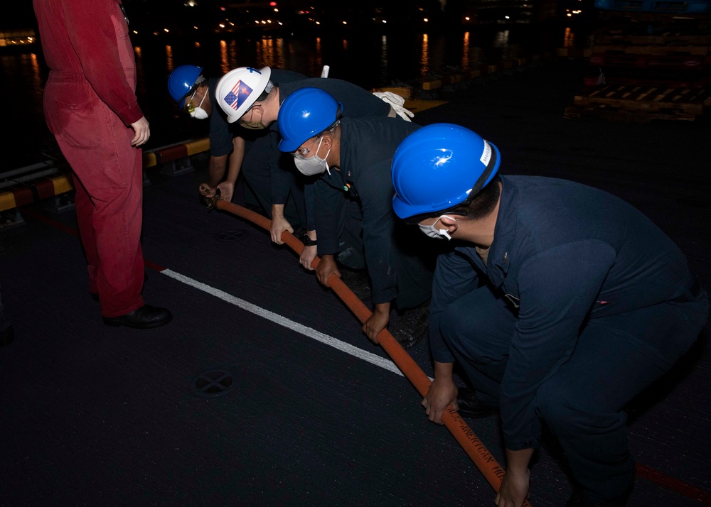 USS Bataan (LHD 5) Conducts Firefighting Training