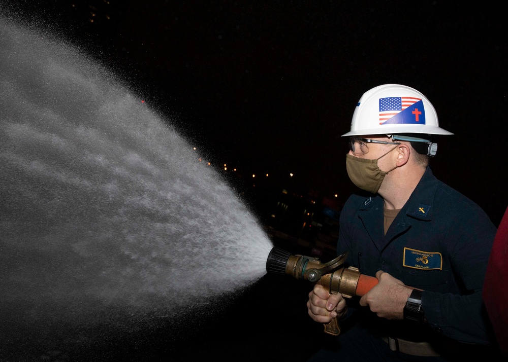 USS Bataan (LHD 5) Conducts Firefighting Training