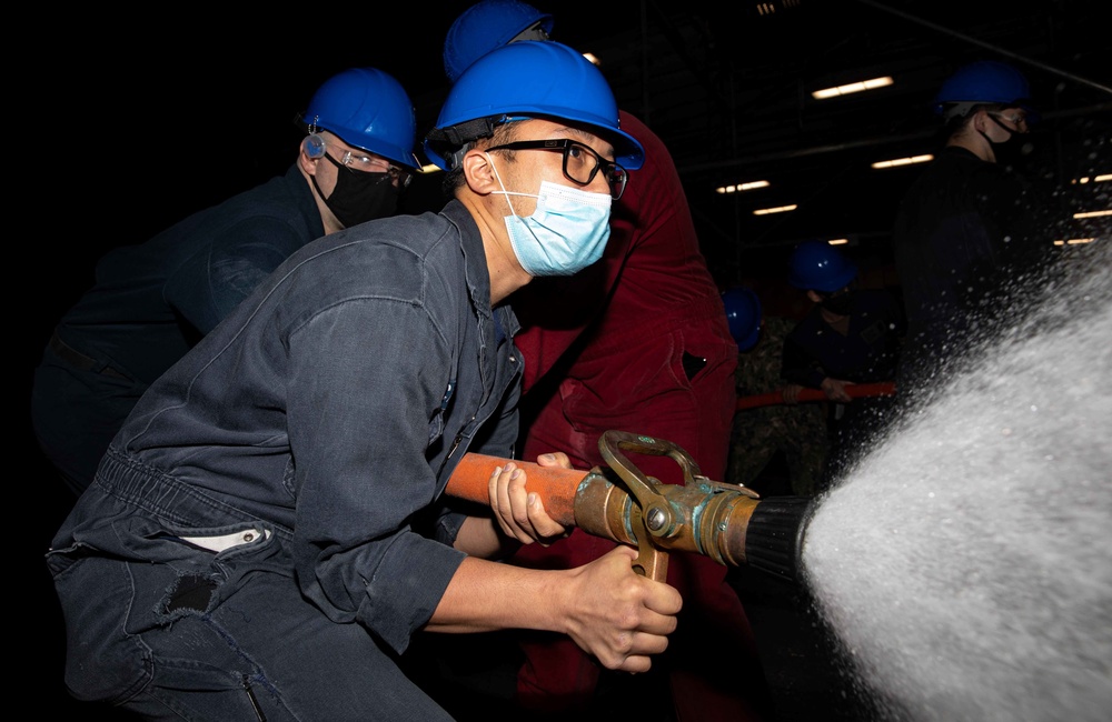 USS Bataan (LHD 5) Conducts Firefighting Training