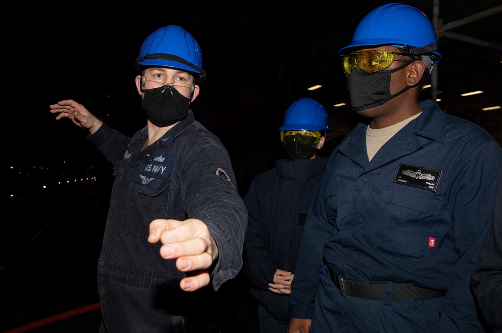 USS Bataan (LHD 5) Conducts Firefighting Training