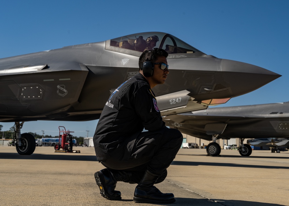 F-35 Demonstration Team flies at the 2020 Space and Air Show