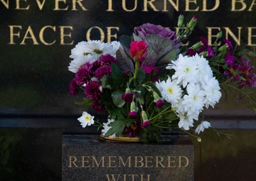 U.S. Airmen and U.K. commander commemorate Remembrance Sunday