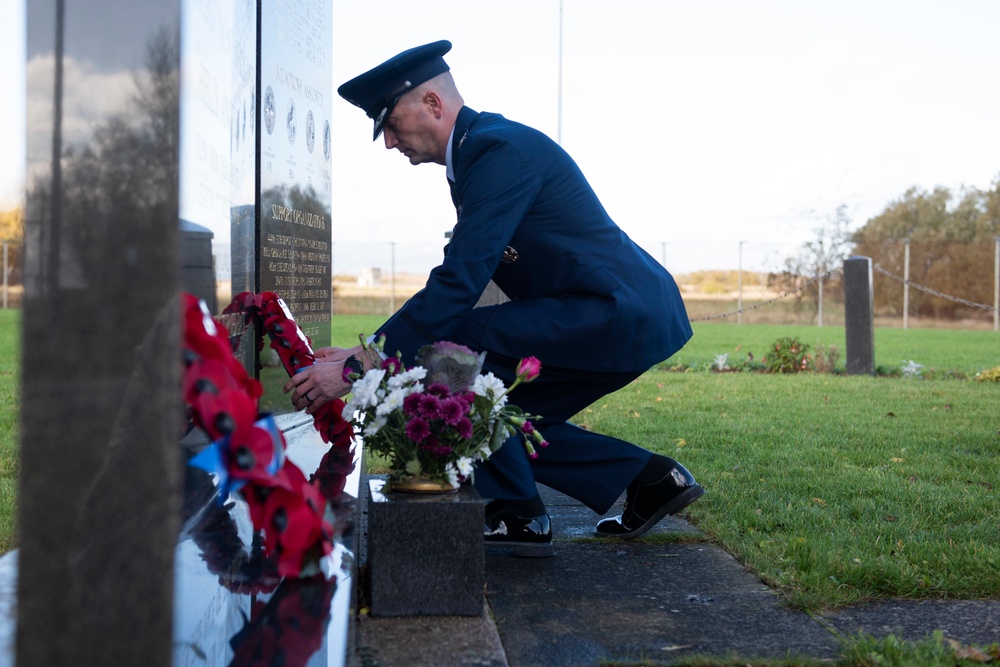 U.S. Airmen and U.K. commander commemorate Remembrance Sunday