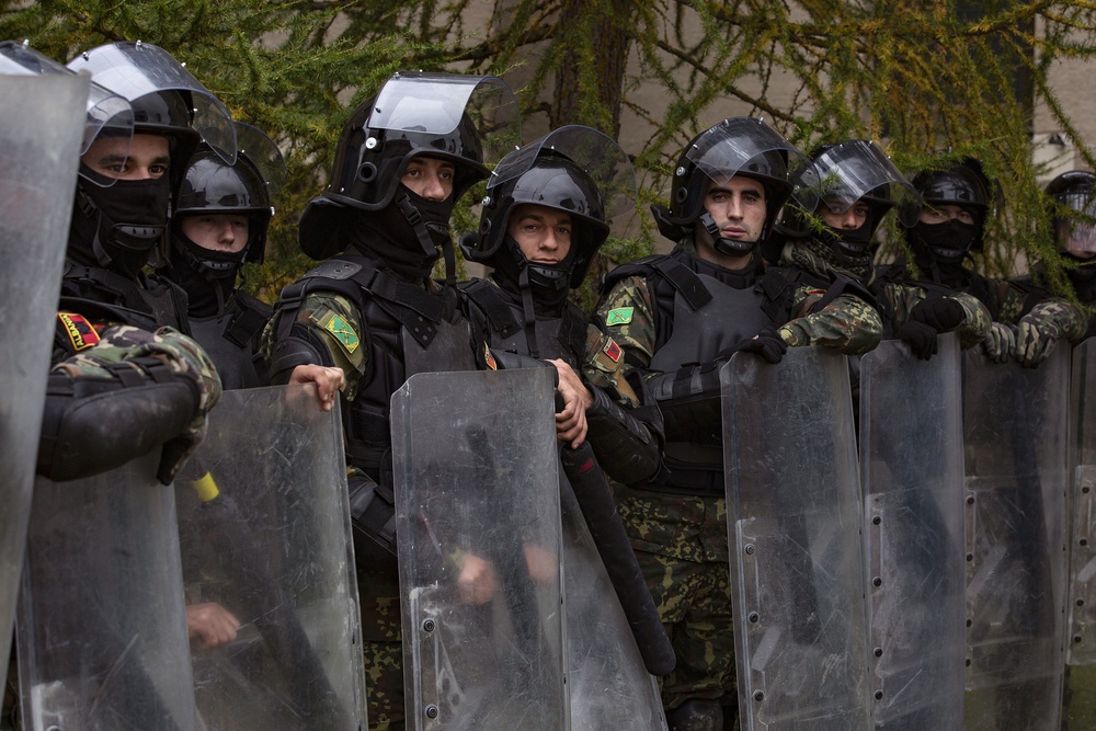 Albanian soldiers train at KFOR