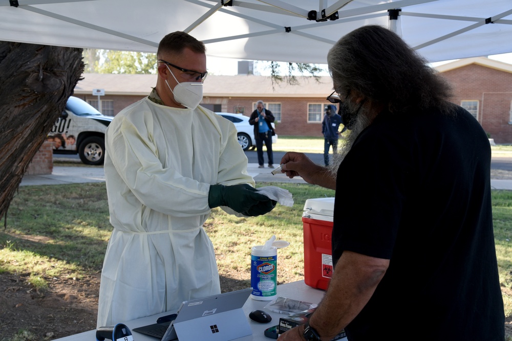 AZNG soldiers facilitate COVID-19 tests for AZ State employees