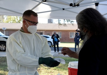 AZNG soldiers facilitate COVID-19 tests for AZ State employees