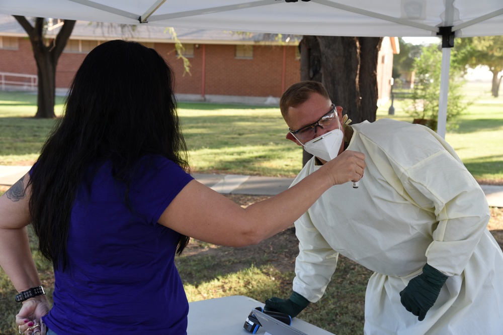 AZNG soldiers facilitate COVID-19 tests for AZ State employees