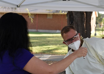 AZNG soldiers facilitate COVID-19 tests for AZ State employees