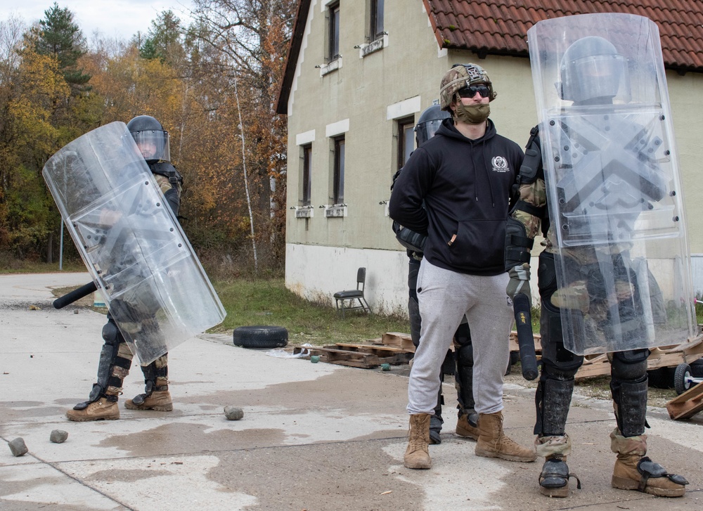 Soldiers conduct riot control training