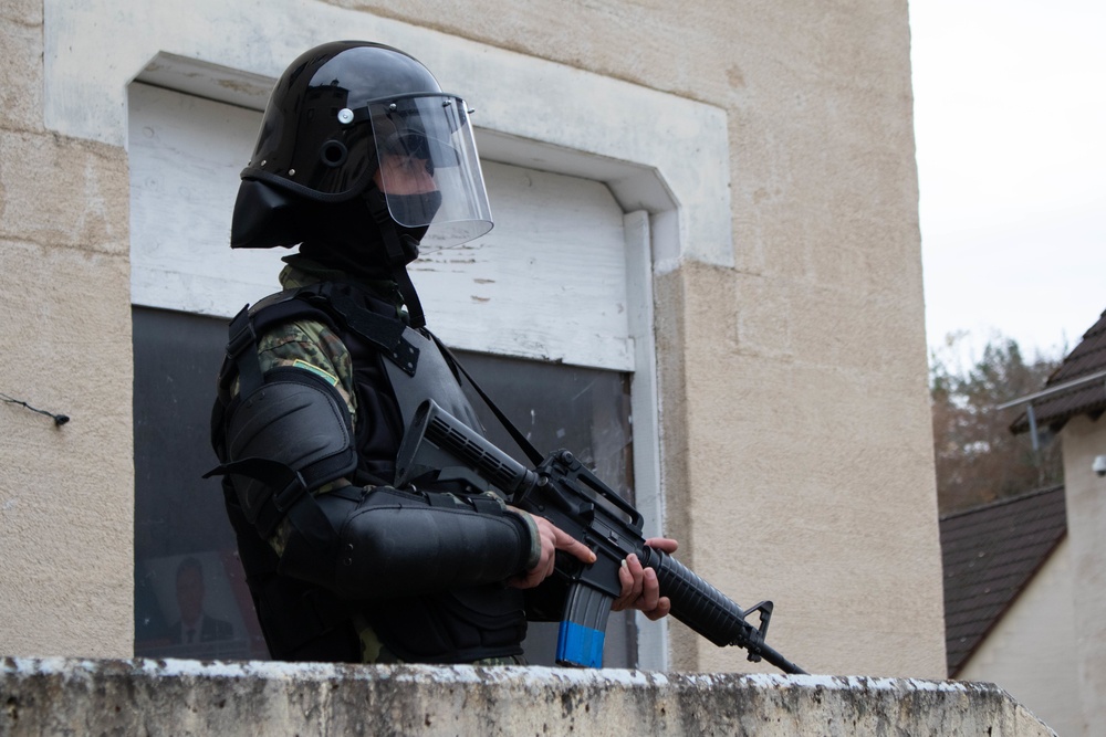 Albanian Armed Forces conduct riot control training