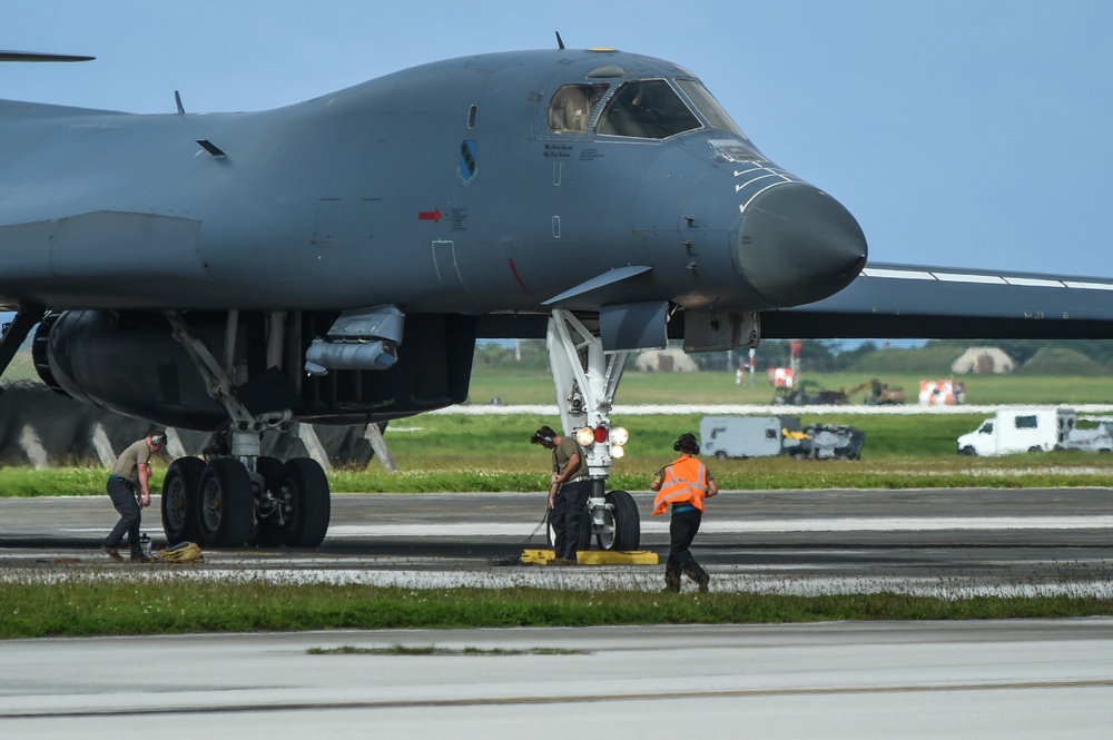 DVIDS - Images - 9th EBS Completes Sorties, Hot-pit Training [Image 3 ...