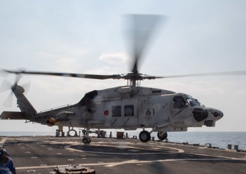 USS Barry Conducts a Helicopter Cross Deck Exercise with JS Ikazuchi