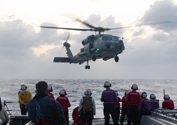 USS Barry Conducts a Part Transfer with USS Shiloh