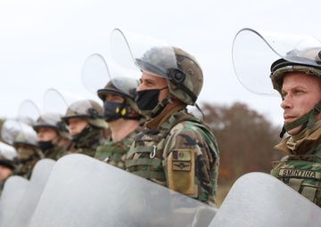 Moldovan Army conducts crowd control training
