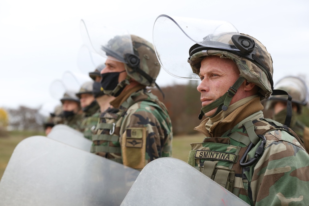 Moldovan Army conducts crowd control training