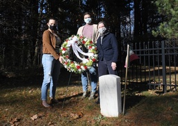 Wreath-laying ceremony honors WWII Italian POW buried in Fort Drum cemetery