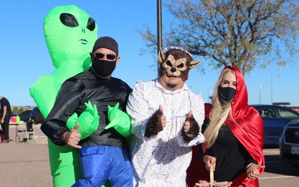 50th FSS hosts trunk decorating contest