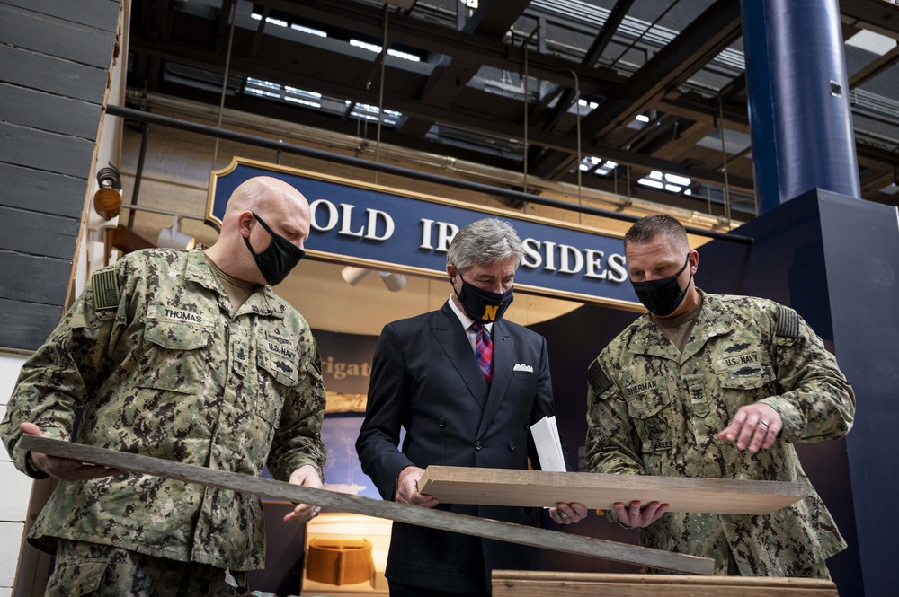 SECNAV Visits NHHC