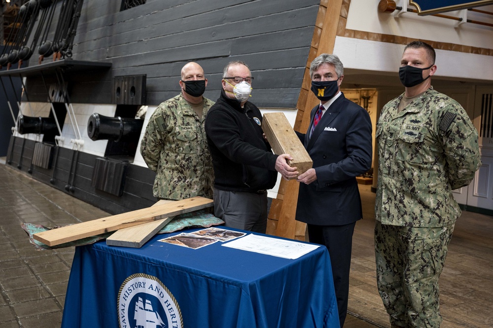 SECNAV Visits NHHC