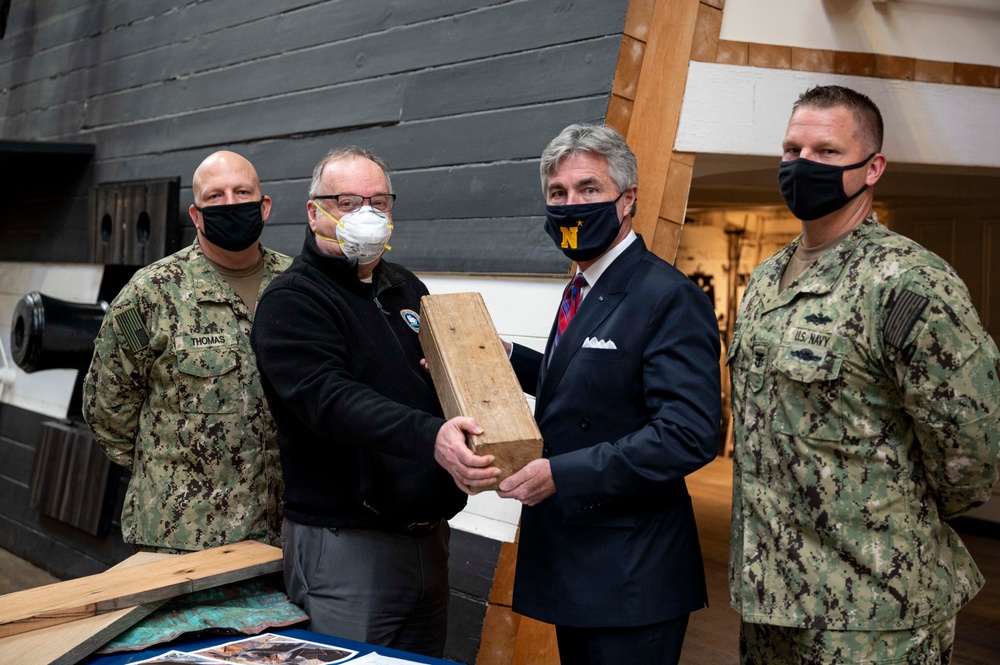 SECNAV Visits NHHC