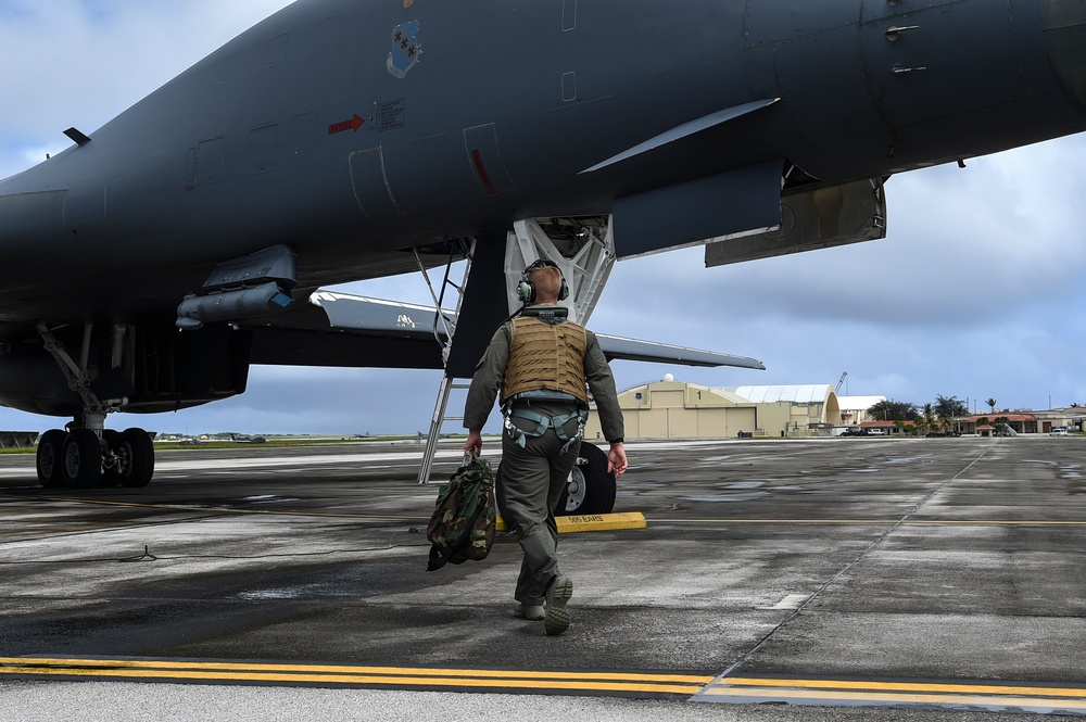 9th EBS, 36th LRS complete joint training